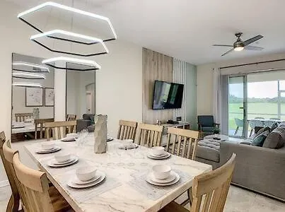 Splendid 2Br With Game Room & Console